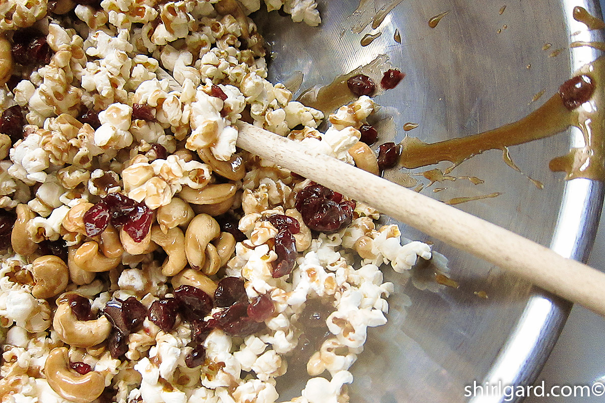 Caramel Popcorn with Cashews & Cranberries