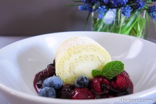 Lemon Chiffon Roulade with Berry Compote Expres