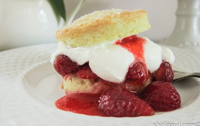 Biscuit-Style Strawberry Shortcakes