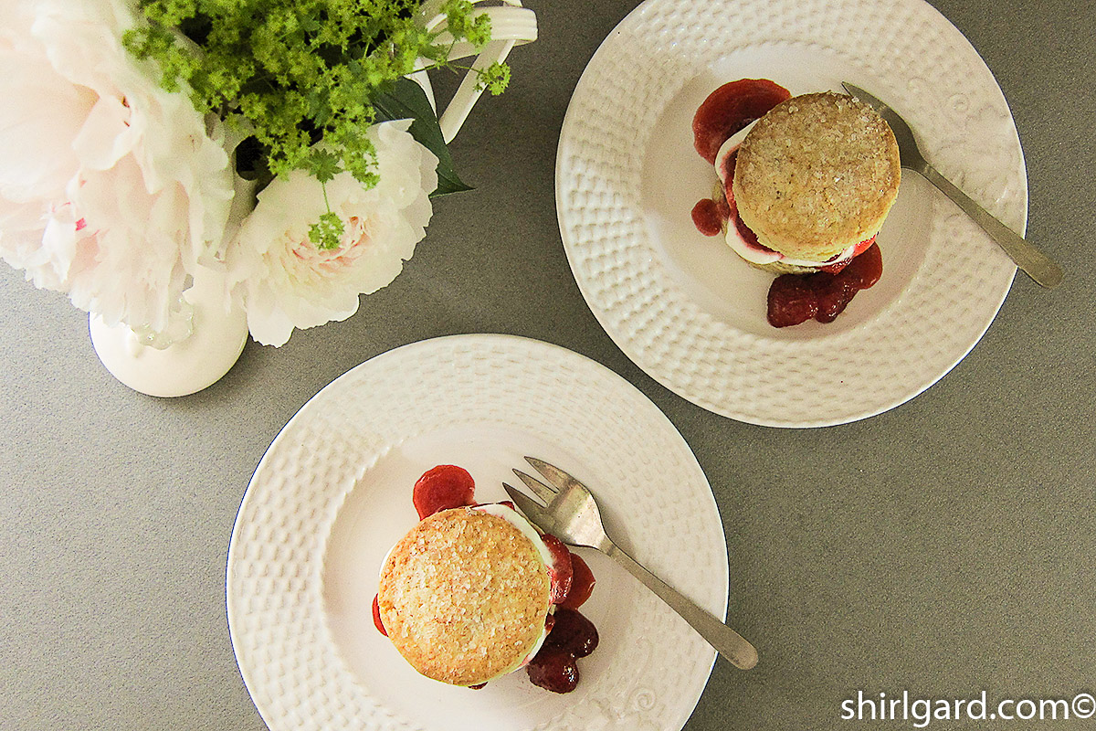 Biscuit-Style Strawberry Shortcakes