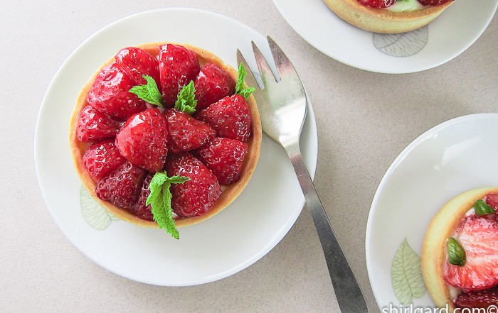 Strawberry Tarts with Diplomat Cream
